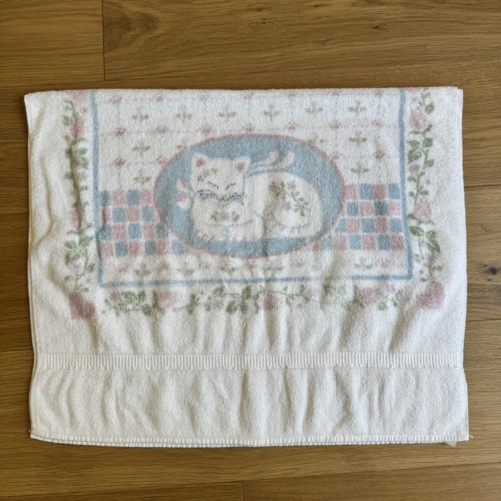 Vintage Bath Towel White Cat Blue Pink Floral Granny Cottage Core 80s